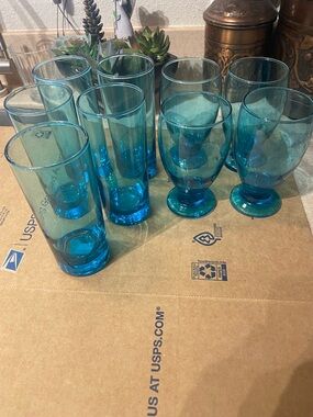 Set of 9 vintage Cristar Lexington turquoise glasses. 4 footed and five Collins